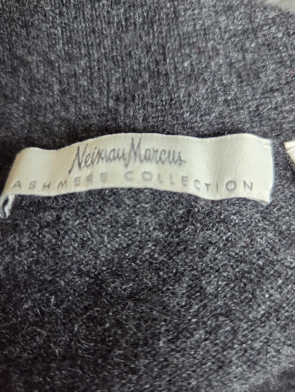 Neiman Marcus Cashmere Collection Charcoal Cashmere Wool Sweater Small - Picture 5 of 5